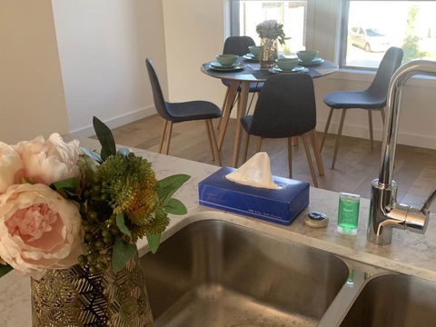 Delicate And Peaceful Bundoora Townhouse 12-R2 - Holiday Adelaide 2