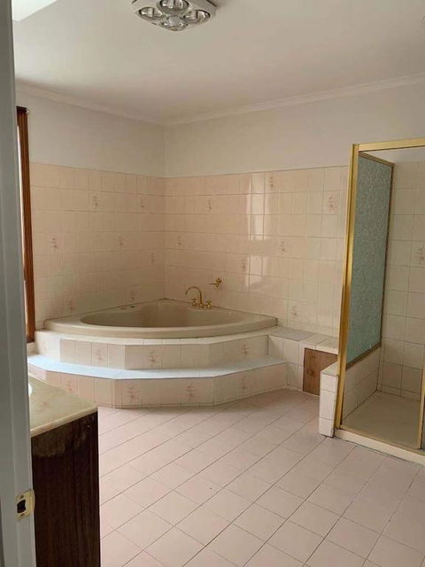 Delicate Bedroom In Bentleigh East - Holiday Adelaide 3