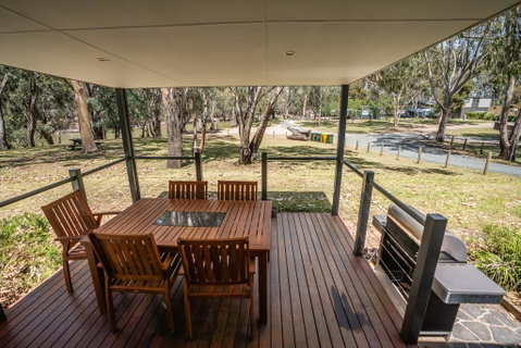 Deniliquin Riverside Caravan Park - Holiday Adelaide 1