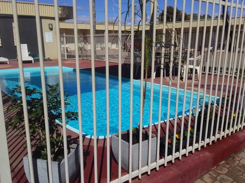 Desert Sand Motor Inn - Holiday Adelaide 0