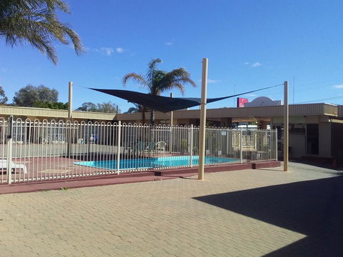 Desert Sand Motor Inn - Holiday Adelaide 2