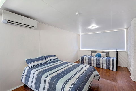 Dirigeree Street, 4 - Holiday Adelaide 1