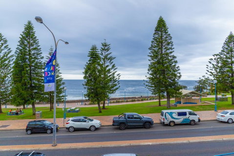 Dive Hotel - Holiday Adelaide 2