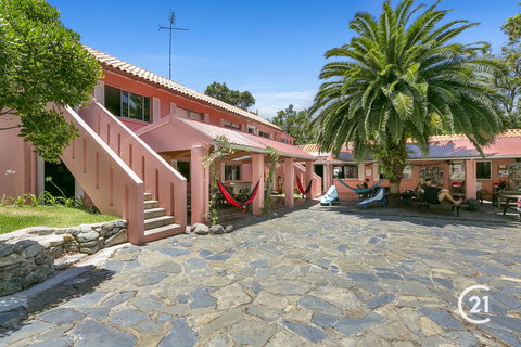 Dolphins Backpackers - Holiday Adelaide 0