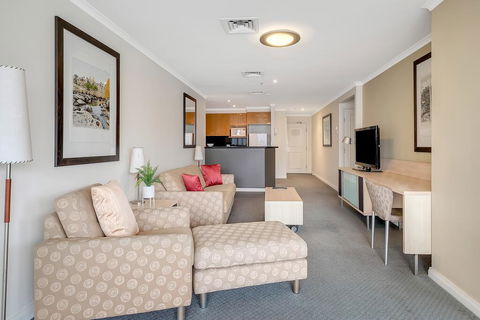 DREAM HARBOUR VIEW 2 BRM // GYM, POOL And PARKING - Holiday Adelaide 3