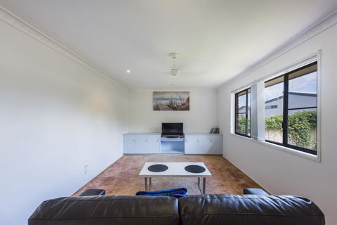 Drift Inn - Holiday Adelaide 1
