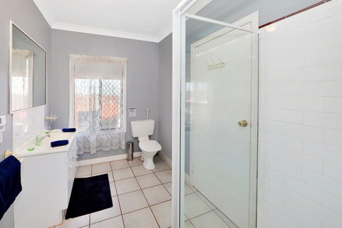 Dunelm House - Holiday Adelaide 1
