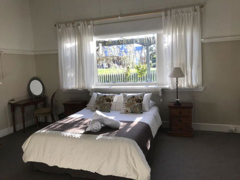 Dunkeld Old Bakery Accommodations - Holiday Adelaide 0