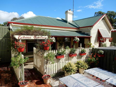 Echuca Gardens - Holiday Adelaide 1