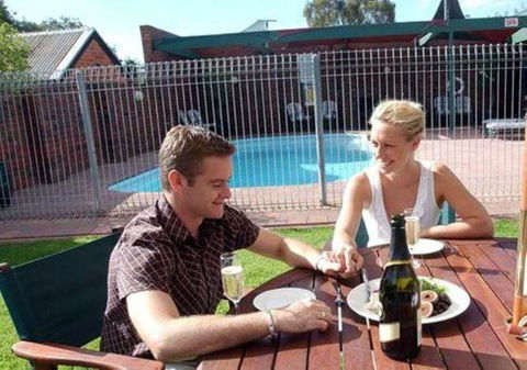 Echuca Nirebo Motel - Holiday Adelaide 0