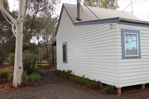 Elinike Guest Cottages - Holiday Adelaide 1