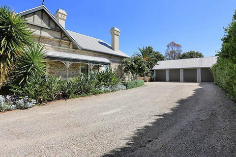 Elizabeth House - Holiday Adelaide 2