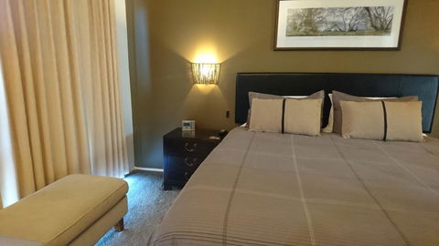 ELM Riverside Accommodation - Merrijig - Holiday Adelaide 3