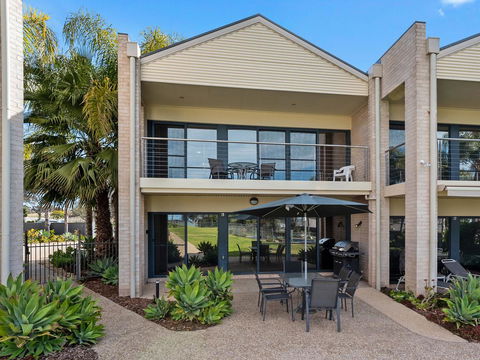 ELSINOR Townhouse 3 Mulwala - Holiday Adelaide 0