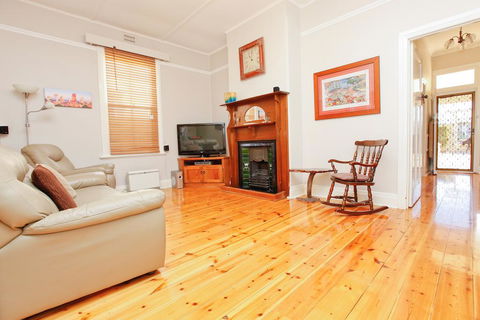 Emaroo Cottages Broken Hill - Holiday Adelaide 3