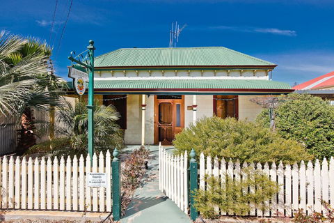 Emaroo Cottages Broken Hill - Holiday Adelaide 0
