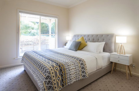 Emerald Cottage - Holiday Adelaide 0