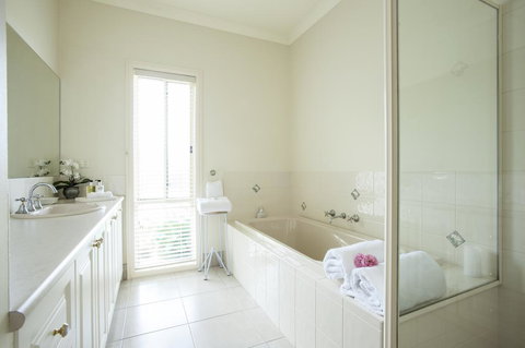 Emerald Cottage - Holiday Adelaide 3