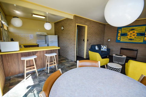 Emmanuel Holiday Apartment - Holiday Adelaide 1