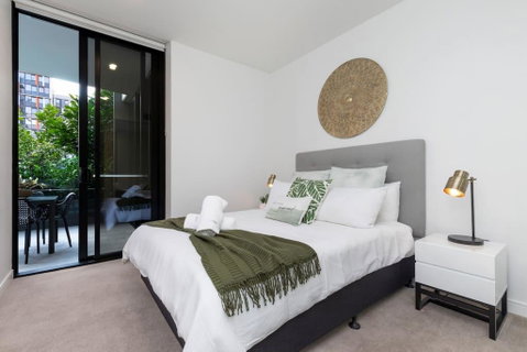 Emp - Work Remotely While Enjoying Your Stay - Holiday Adelaide 2
