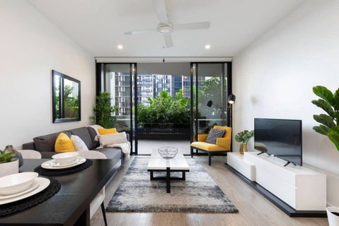 Emp - Work Remotely While Enjoying Your Stay - Holiday Adelaide 0