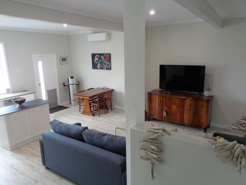 Erwins Lagoon Retreat - Holiday Adelaide 0