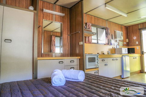 Esk Caravan Park & Rail Trail Motel - Holiday Adelaide 1