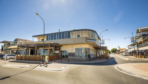 Esplanade Hotel Adelaide - Holiday Adelaide 0