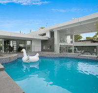 Essence of Broadbeach - Holiday Adelaide