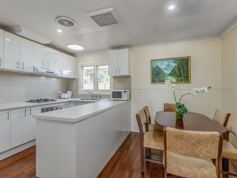 Exclusive Handy Holiday House - Holiday Adelaide 3