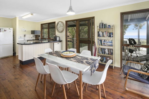 Eyrie - Holiday Adelaide 3