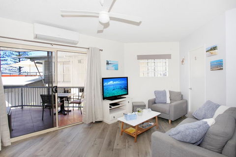 FABULOUS BEACHFRONT POSITION - Holiday Adelaide 2