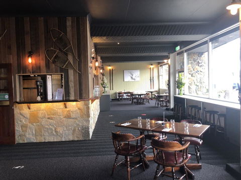 Falls Creek Hotel - Holiday Adelaide 3