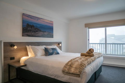 Falls Creek Hotel - Holiday Adelaide 1