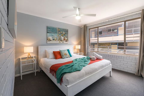 Family, Romance, Fun On Kings Beach - Holiday Adelaide 3