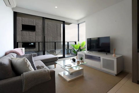 Fantastic 2 Bedroom Apartment In Melbourne's Southbank - Holiday Adelaide 0