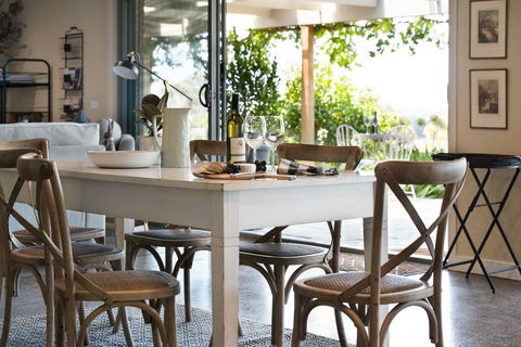 Farmer Smith Estate - Sunrise Retreat - Holiday Adelaide 2