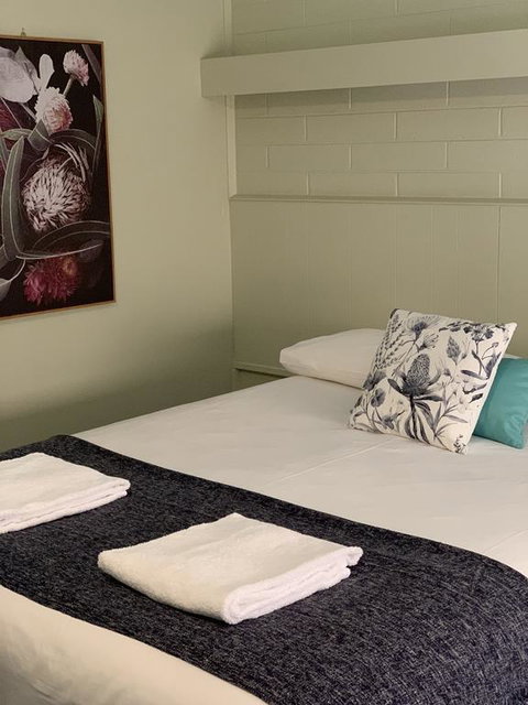 Finley Country Club Hotel Motel - Holiday Adelaide 2