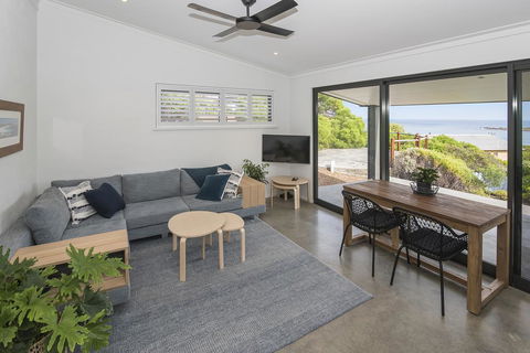 FortyTwo Mini - Holiday Adelaide 0