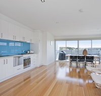 Four Kings Apartment - Deluxe 2br 3 - Holiday Adelaide