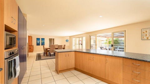 Frangipani Hideaway - Holiday Adelaide 1