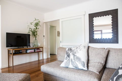 Furmston House & Studio - Holiday Adelaide 1