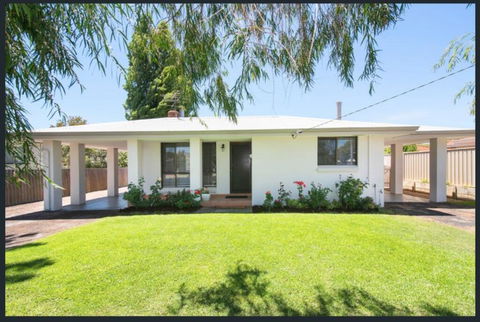 Gale Street Retreat Busselton - Holiday Adelaide 2