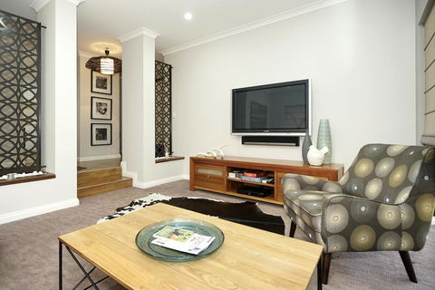 Garden City Luxury Apt - Holiday Adelaide 1