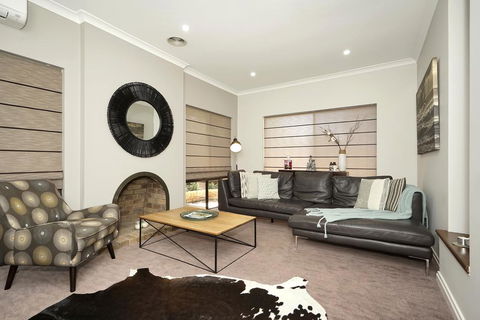 Garden City Luxury Apt - Holiday Adelaide 0