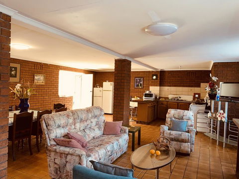 Gertz Home - Holiday Adelaide 1