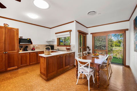 Getaway Haven In The Noosa Surrounds - Holiday Adelaide 2