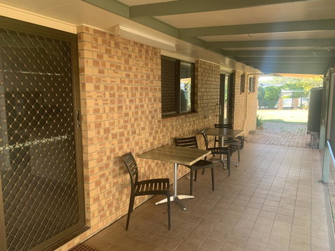 Gin Gin Budget Accommodation - Holiday Adelaide 1