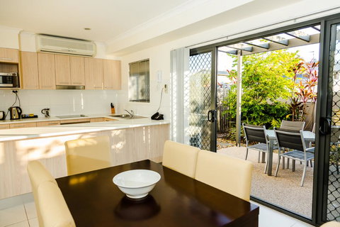Gladstone Heights Executive Apartments - Holiday Adelaide 2