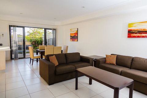 Gladstone Heights Executive Apartments - Holiday Adelaide 1